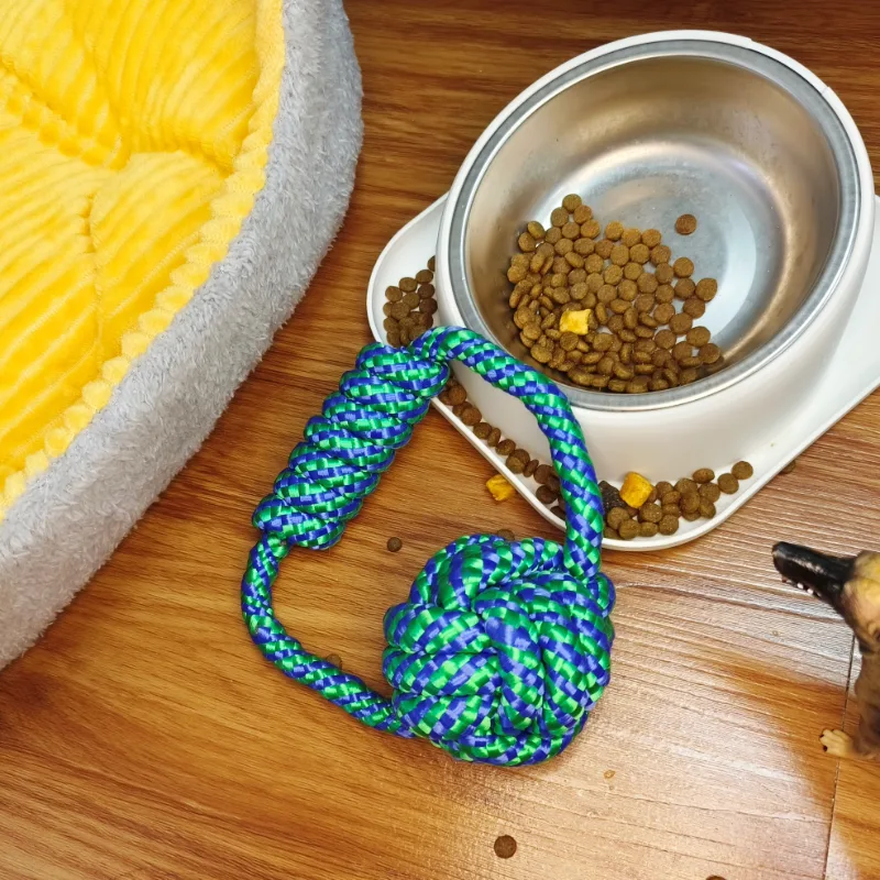Агресивни играчки со јаже на Chewers1